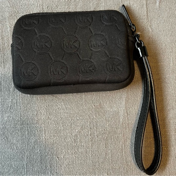 Michael Kors Pouch - Picture 3 of 4